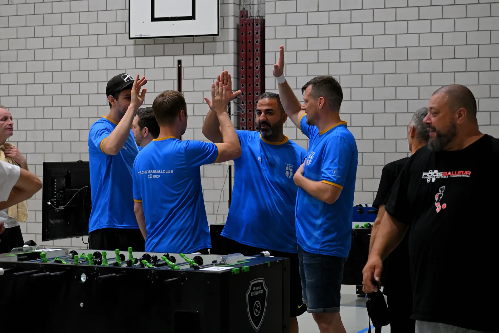 Der TFCZ im Clublokal in Wipkingen